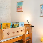 Maison 4 Avec Piscine Holiday home *